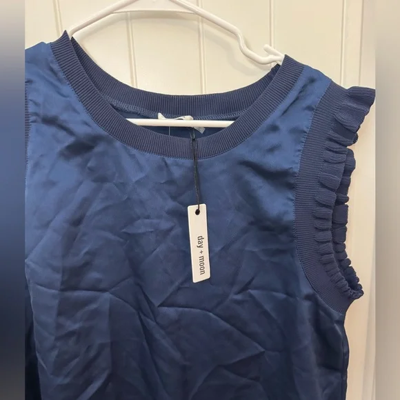 Day + Moon Royal Blue Ruffle Sleeve Blouse NWT women’s medium B - Picture 2 of 4